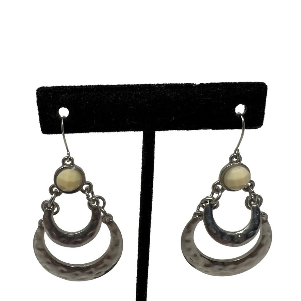 Silver Tone‎ Chandelier Earrings Sculptural Dangle Off White Bead Pierced Wire